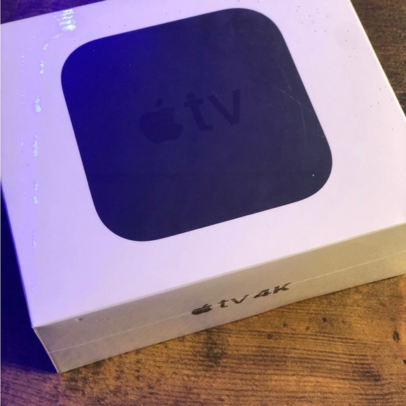 Apple TV 4K 32 GB - Picture 1 of 4